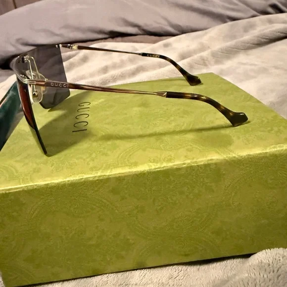 Gucci sunglasses authenticated - Picture 3 of 7